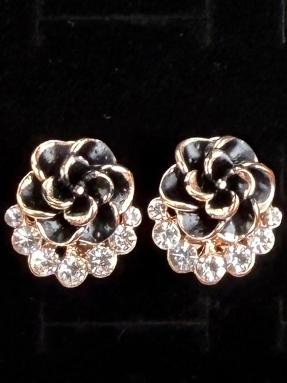 Gorgeous, weighted rose goldtone, bling costume pierced, flower earrings